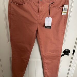 NWT Kensie The EffortlessWomen's Capris in Coral 14/32